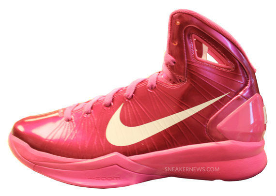 Nike Hyperdunk 2010 Think Pink 1