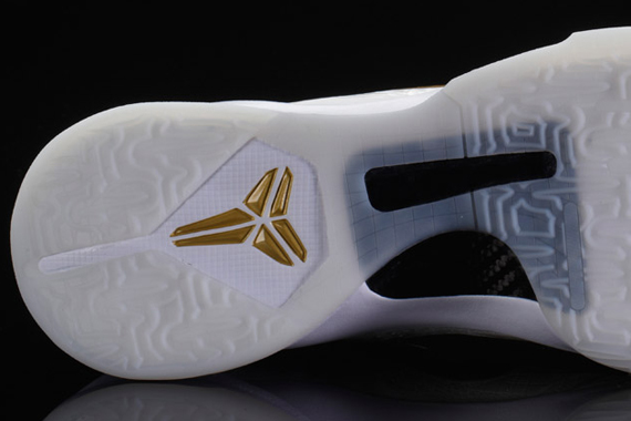 Nike Zoom Kobe V Finals Edition New Images 02