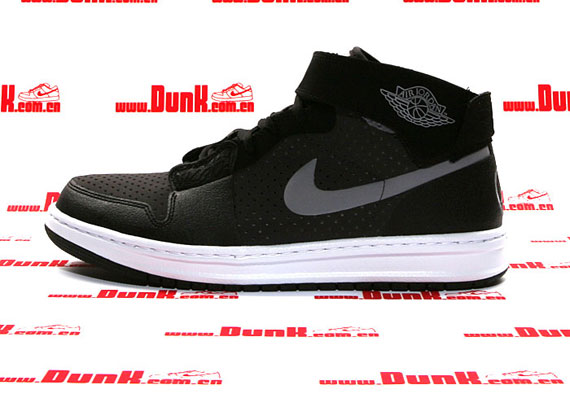 Air Jordan Alpha 1 Outdoor Black Stealth 01