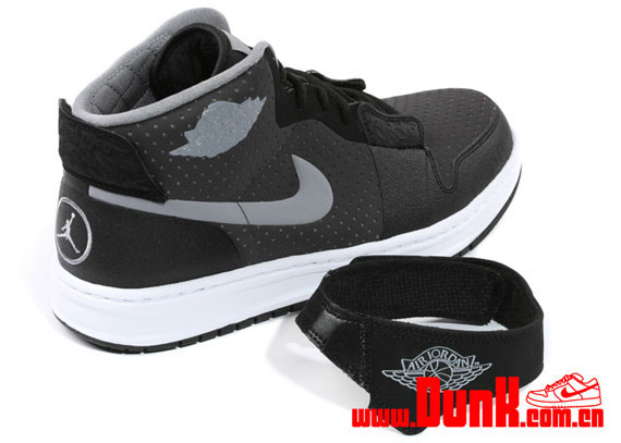 Air Jordan Alpha 1 Outdoor Black Stealth 02