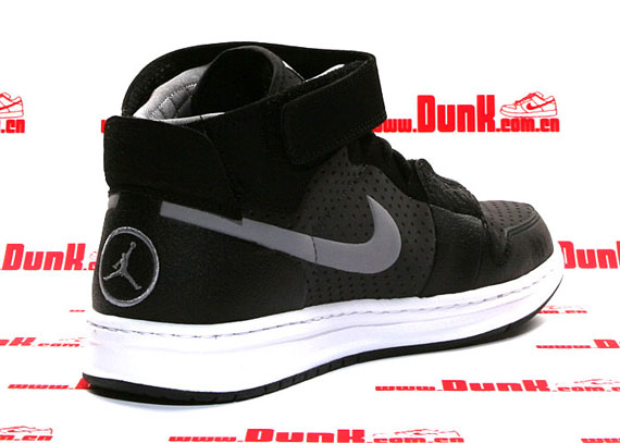 Air Jordan Alpha 1 Outdoor Black Stealth 07