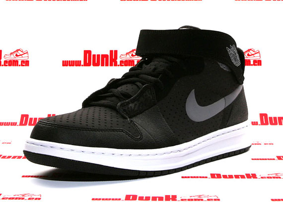 Air Jordan Alpha 1 Outdoor Black Stealth 09