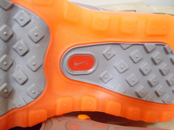 Nike Air Max 2011 Wolf Grey Total Orange 9