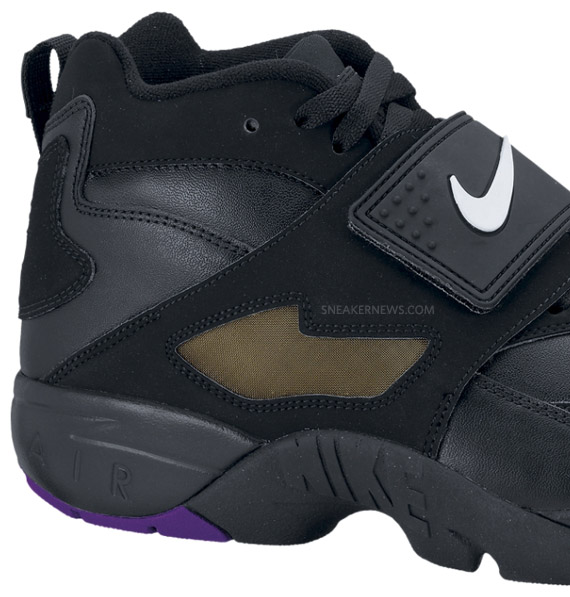 Nike Air Diamond Turf Black White Metallic Gold 3