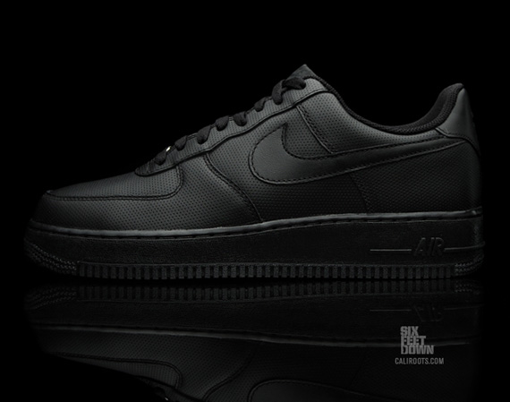 Nike Air Force 1 Low Black Perfpack 01