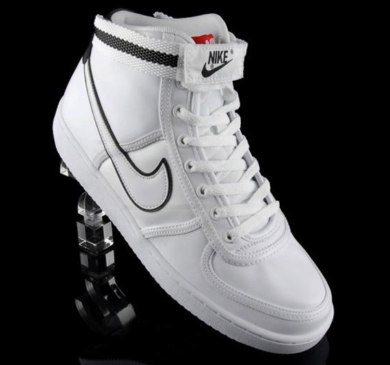 Nike Vandal High White Black Red 1