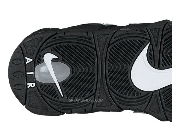 Nike More Uptempo Blk 2010 02