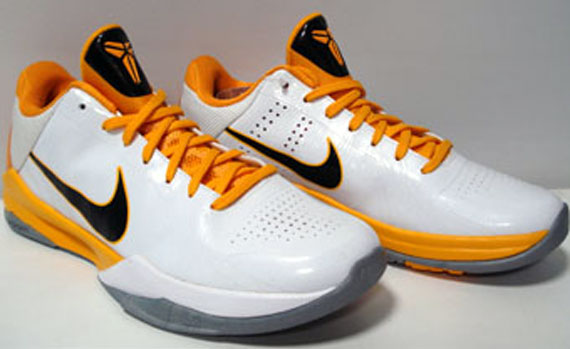 Nike Zoom Kobe V White Black Del Sol 02