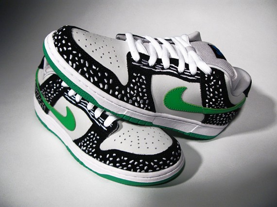 Nike SB Dunk Low ‘Loon’ – November 2010