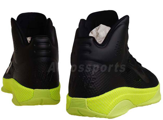 Nike Hyperfuse Blk Volt Id4 04