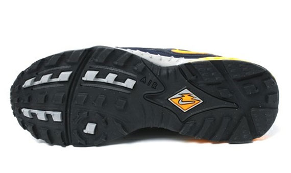 Nike Air Terra Humara Navy Yellow Black 4