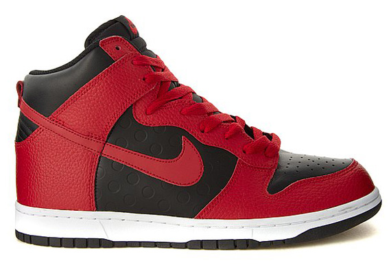 Nike Dunk High Black Red Polka Dot 01