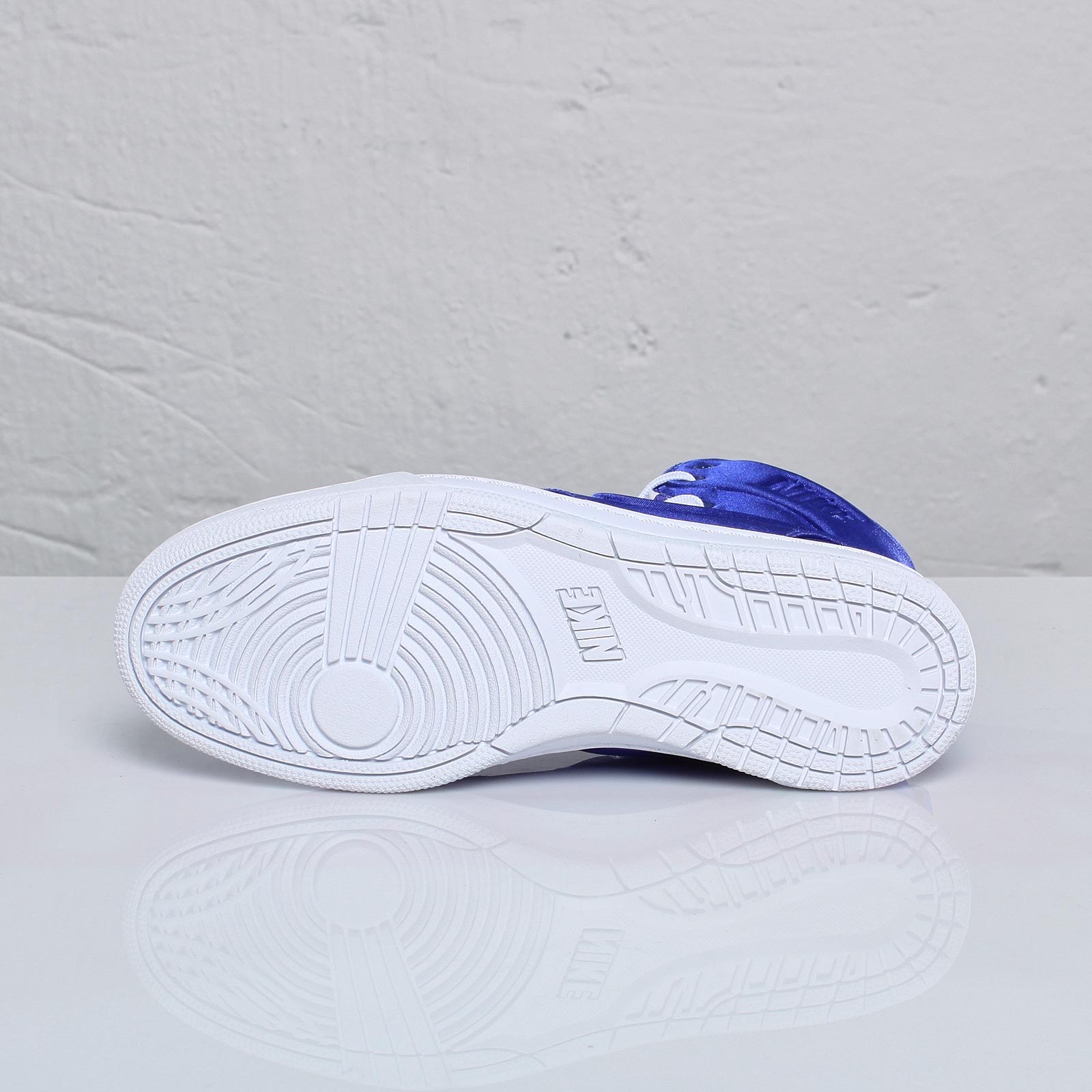 Nike Wmns Air Royalty Mid Vt Concord White 5