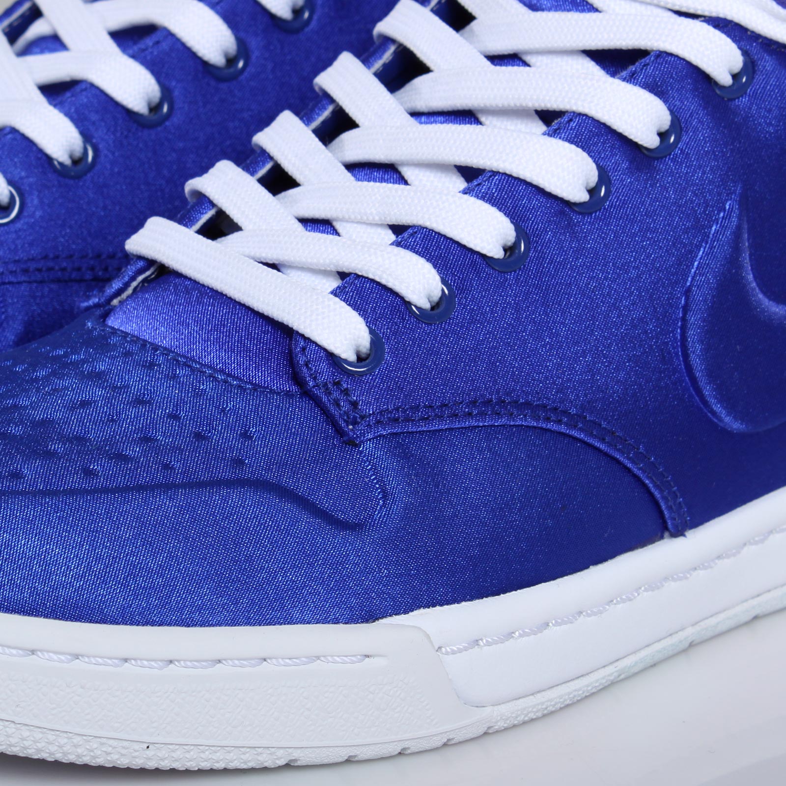 Nike Wmns Air Royalty Mid Vt Concord White 7