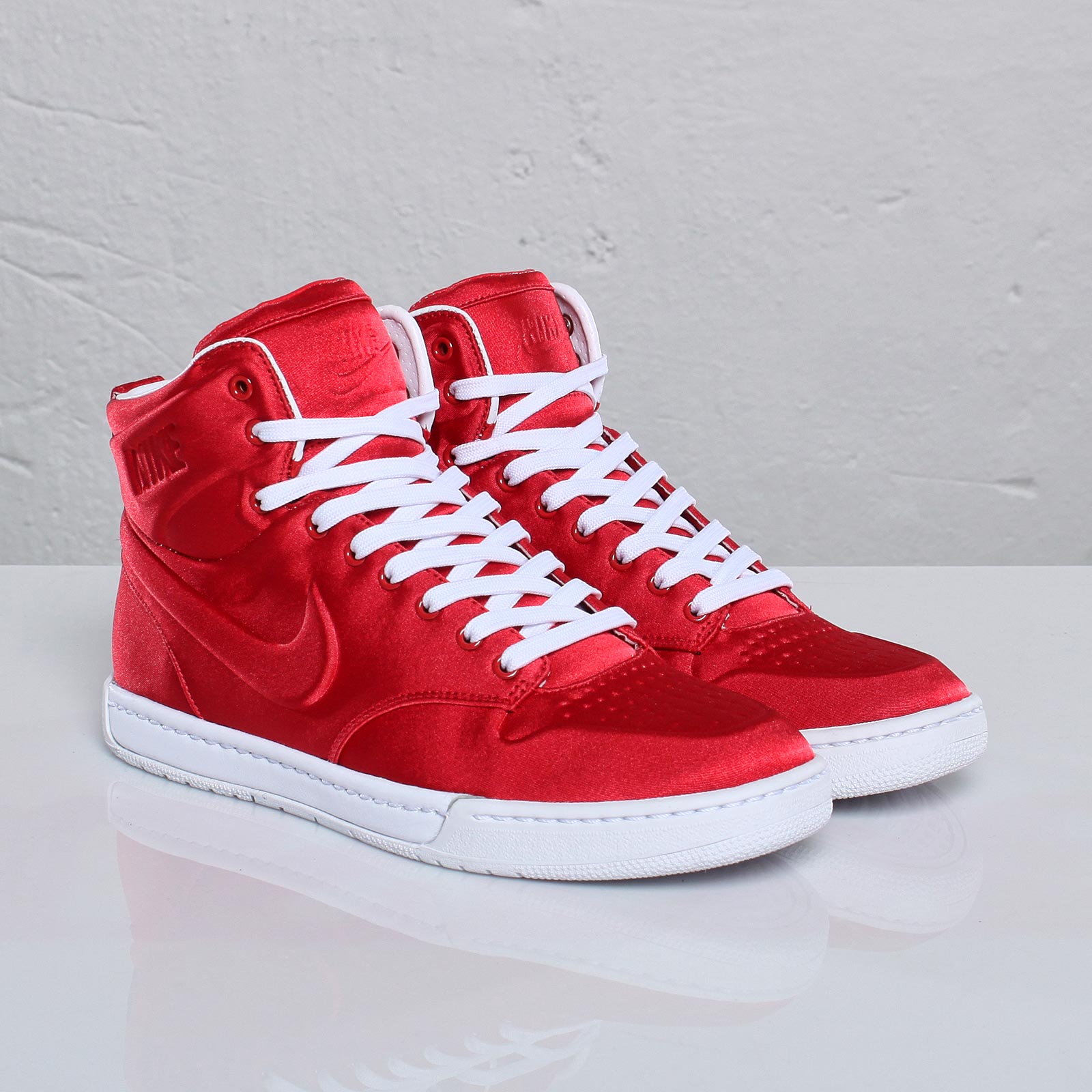 Nike Wmns Air Royalty Mid Vt Team Red White 2