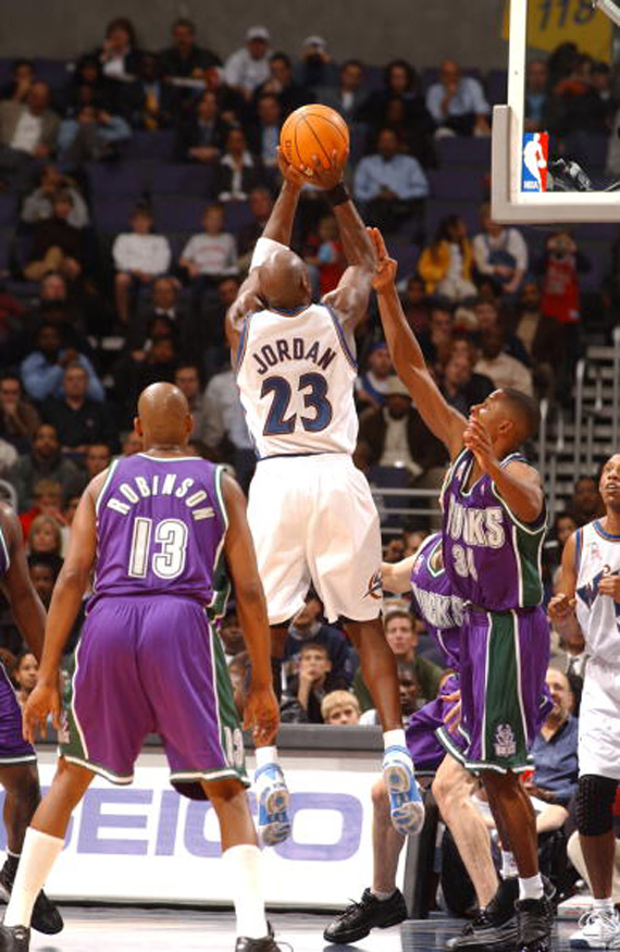 Mj2001 2002 16