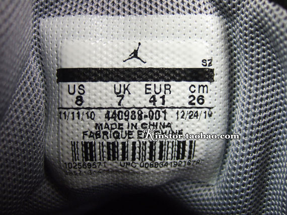 Jordan Sky High Retro Low Black White 01