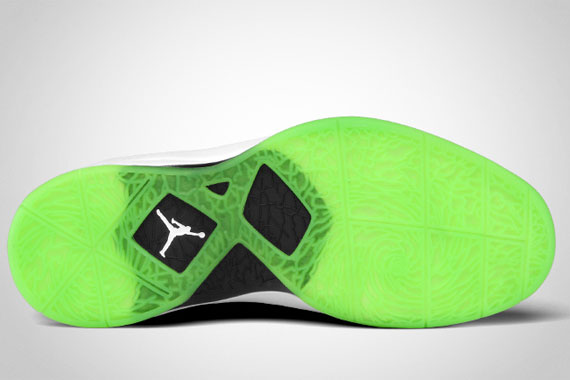 Air Jordan Fly Wade Radiant Green White Black 02