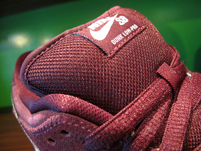 Nike Sb Dunk Low Pro Deep Burgundy Metallic Gold 1
