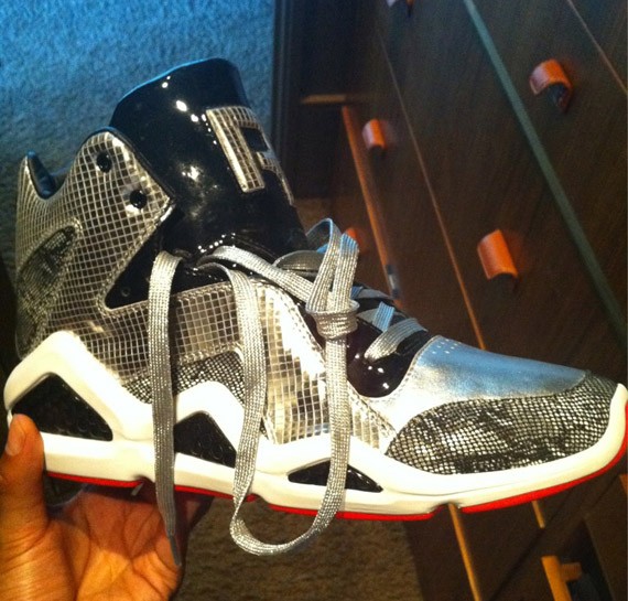Swizz Beatz X Reebok Kamikaze Black Magic 2