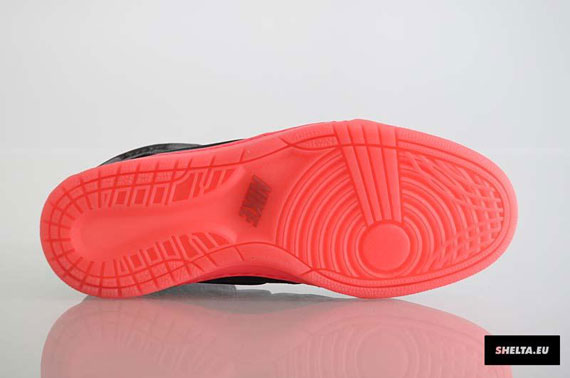 Nike Wmns Royalty Rip Neon 03