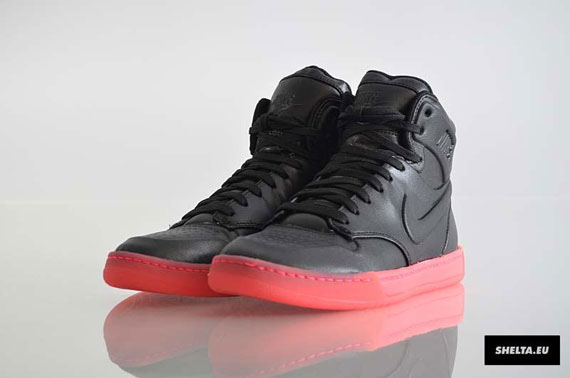 Nike Wmns Royalty Rip Neon 04