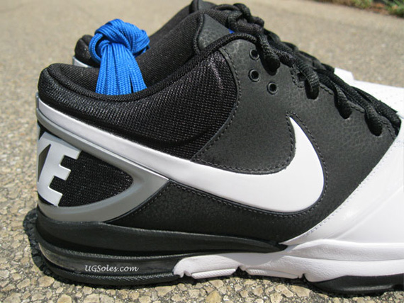 Nike Trainer 1.3 Mid College World Series Pe 05