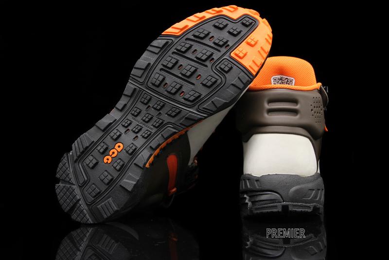10 27 11merriweatherorangeback