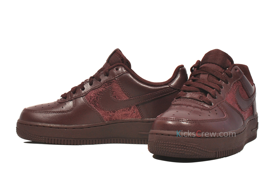 Nike Wmns Air Force 1 Low Deep Burgundy 1
