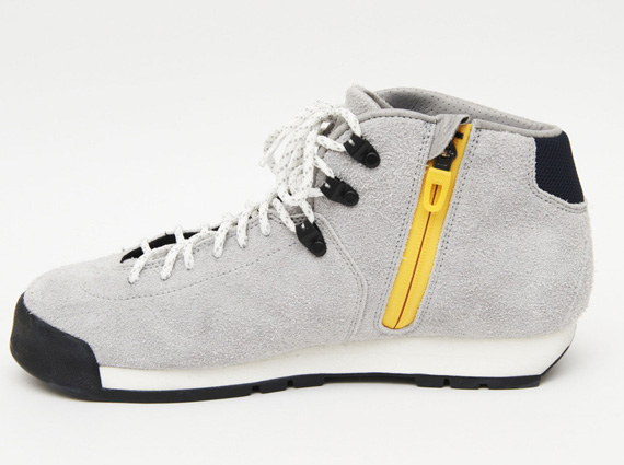 Fragment Design Nike Air Magma Grey Yellow 02