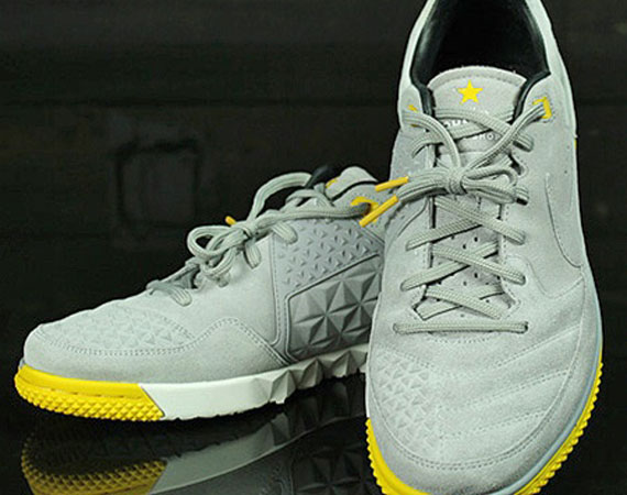 LIVESTRONG x Nike Street Gato