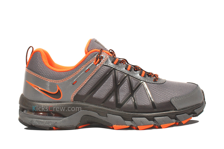 Nike Air Trail Ridge 2 Shield Dark Grey Black Total Orange 2