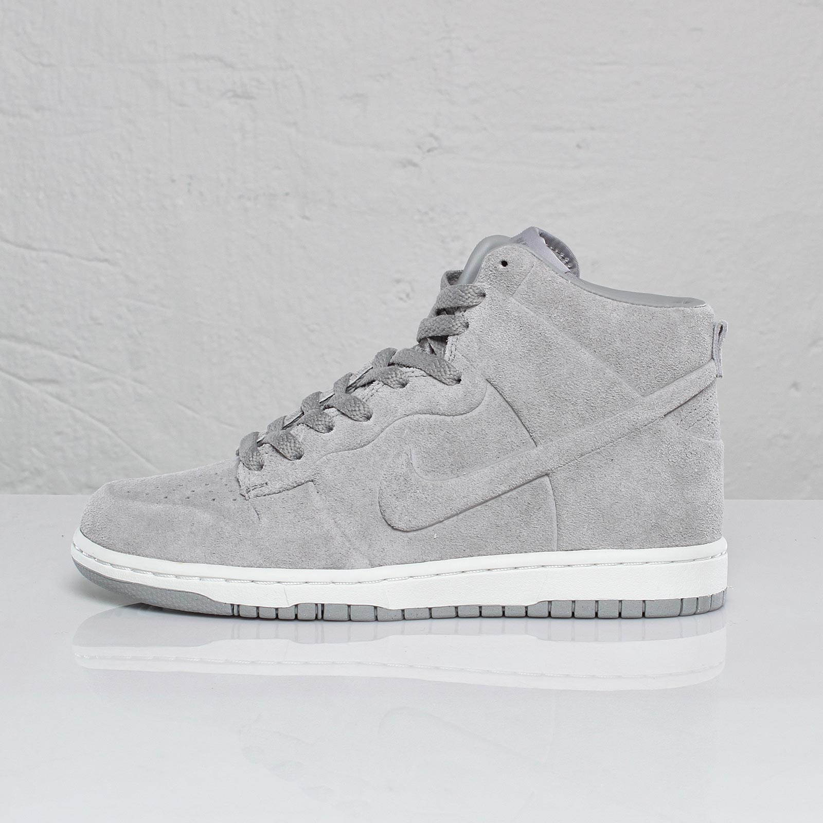 Nike Wmns Dunk High Skinny Premium Medium Grey Vactech Suede 1