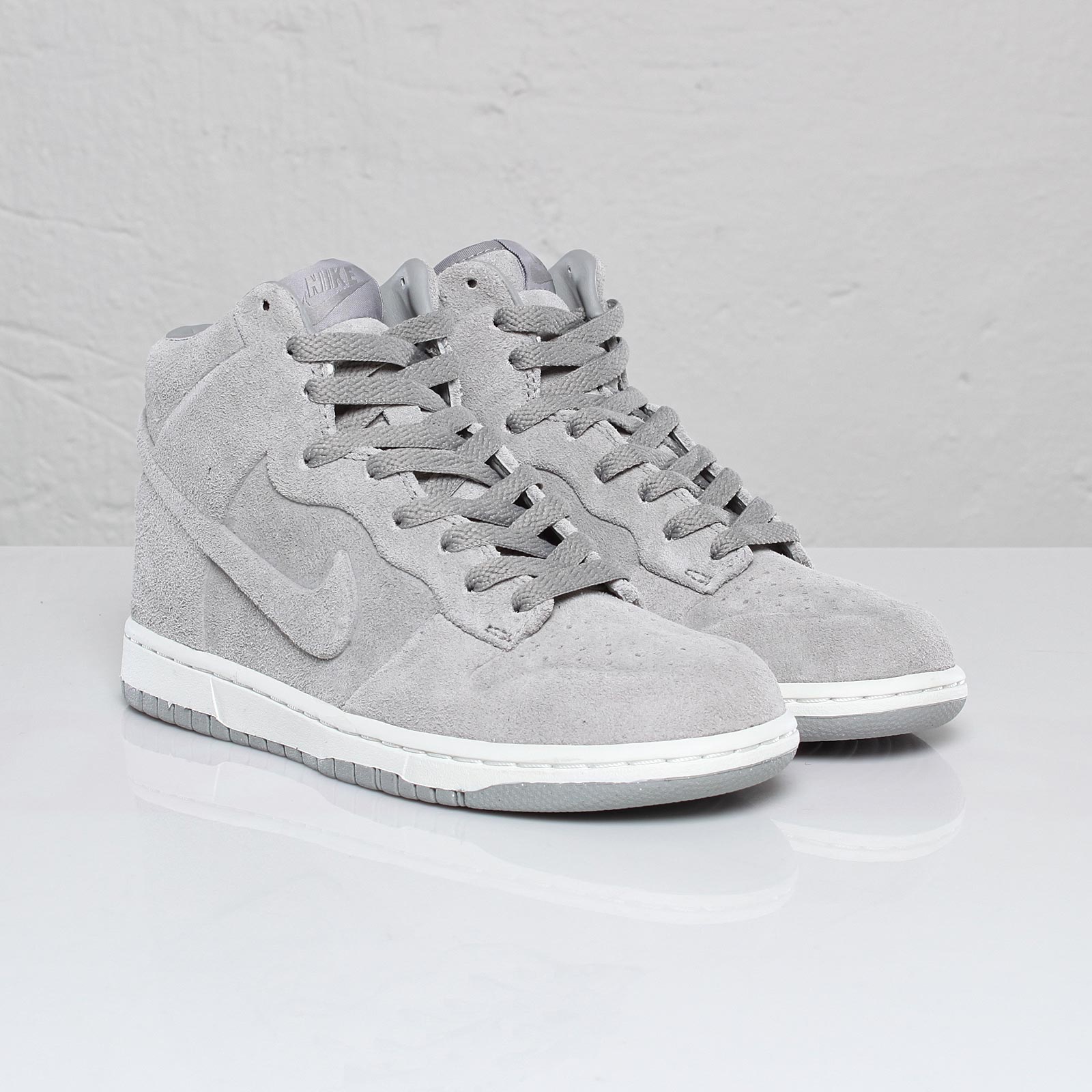 Nike Wmns Dunk High Skinny Premium Medium Grey Vactech Suede 2