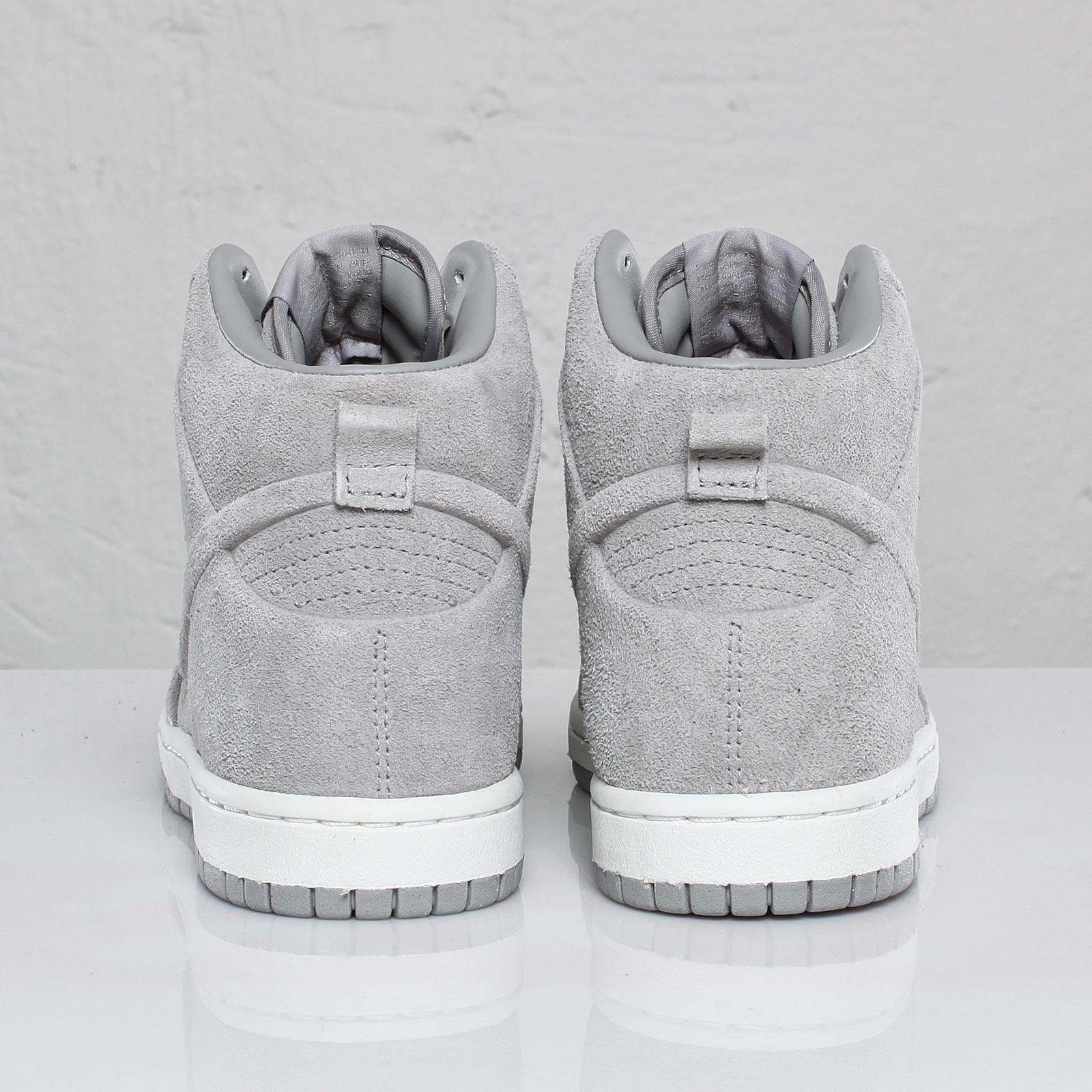 Nike Wmns Dunk High Skinny Premium Medium Grey Vactech Suede 4