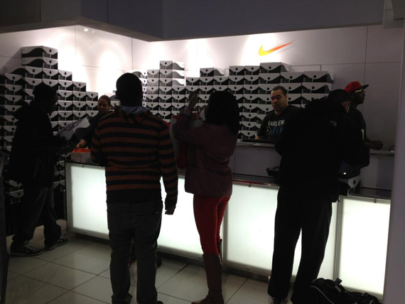 Air Jordan 11 Concord Release Recap 3