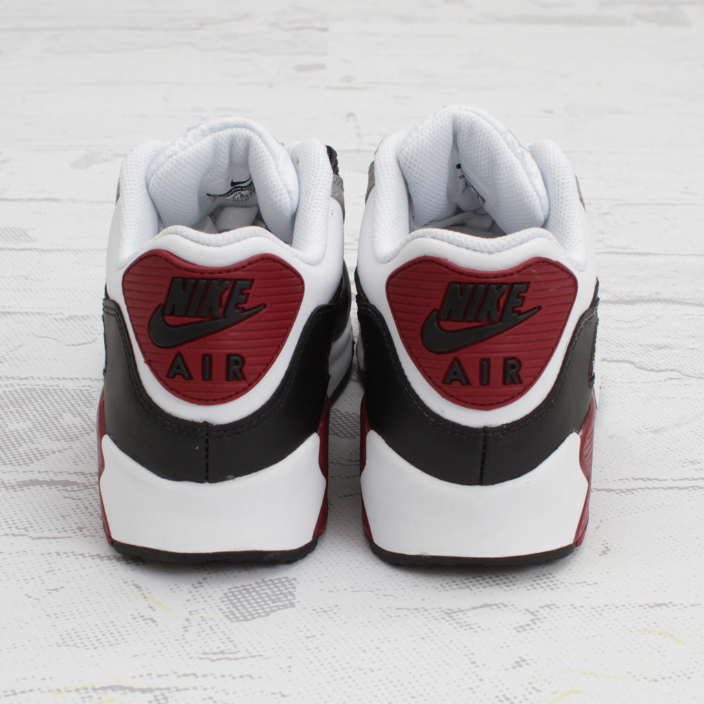Nike Air Max 90 Neutral Grey Team Red 05