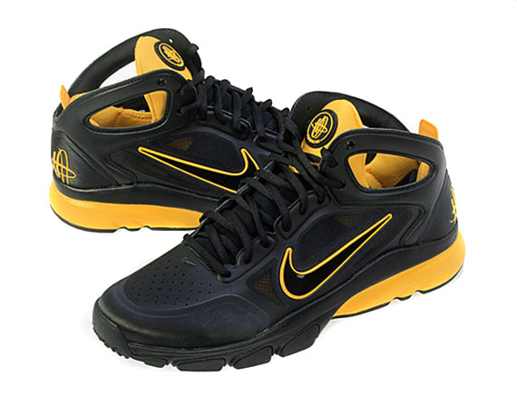 Nike Zoom Huarache TR Mid 2 - Black - Varsity Maize