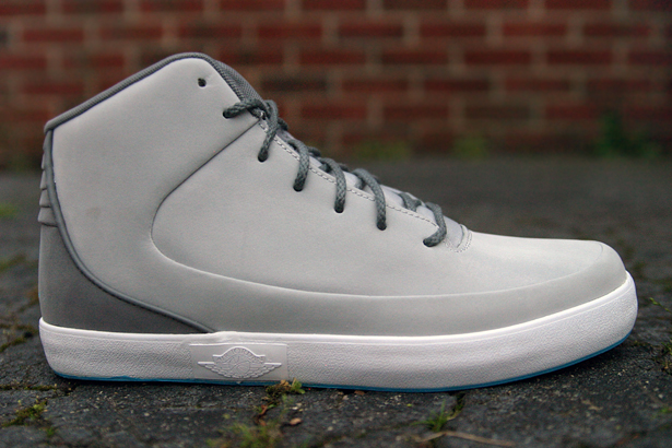 Jordan V9 Grown Wolf Grey Current Blue Cool Grey White 2