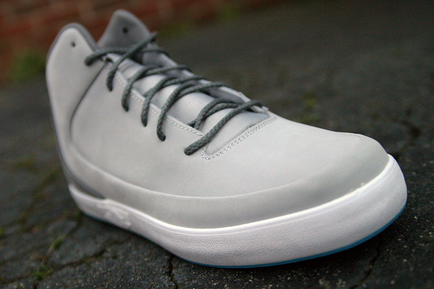 Jordan V9 Grown Wolf Grey Current Blue Cool Grey White 3