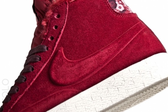 Nike WMNS Blazer Mid Premium - Legacy Red Sherling