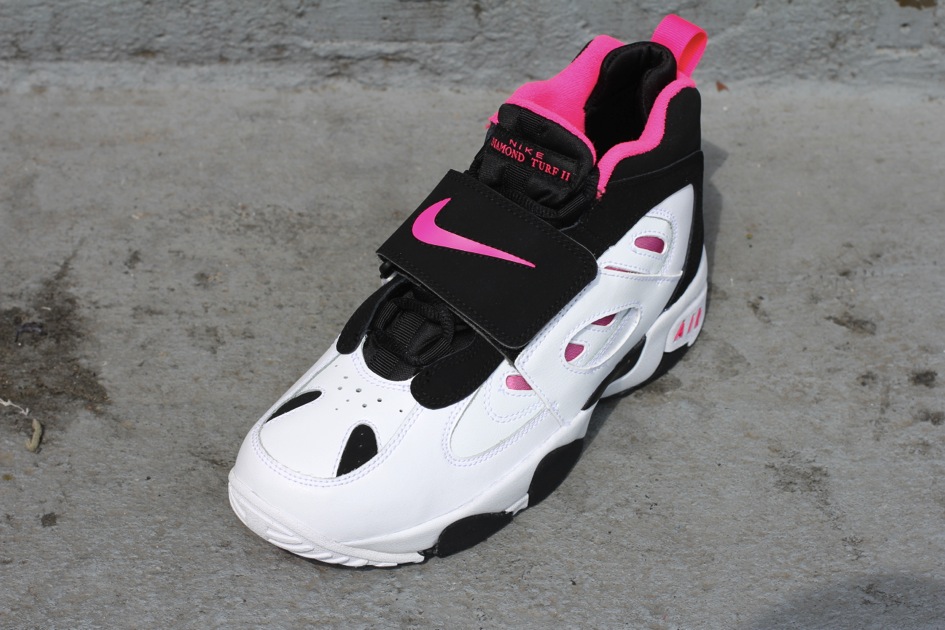 Nike Air Diamond Turf Ii Gs White Black Pink 3