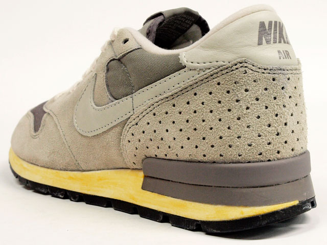 Nike Air Epic Vntg Qs Soft Grey Light Bone Medium Grey 2