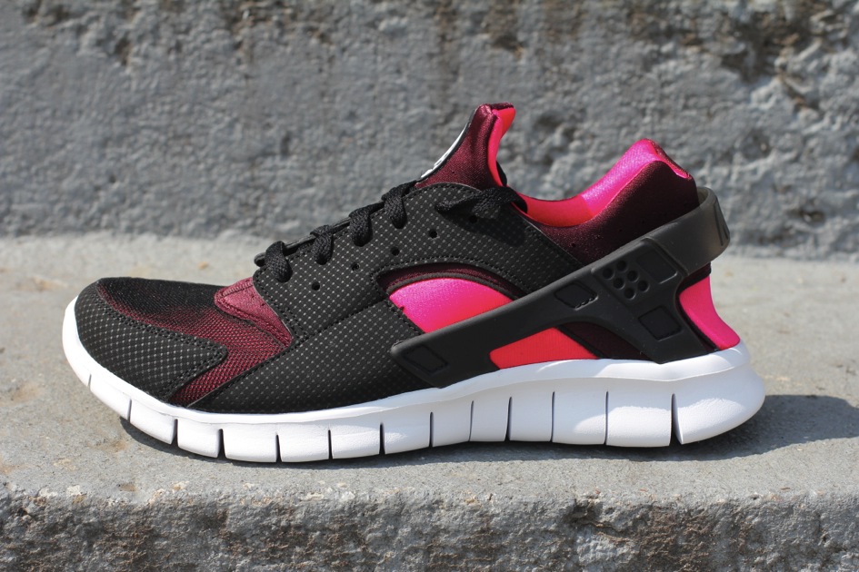 Nike Huarache Free Run Black Red Mahogany Scarlet Fire 2
