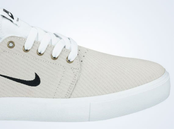 Zoom Team 2 White Blk Gum 2