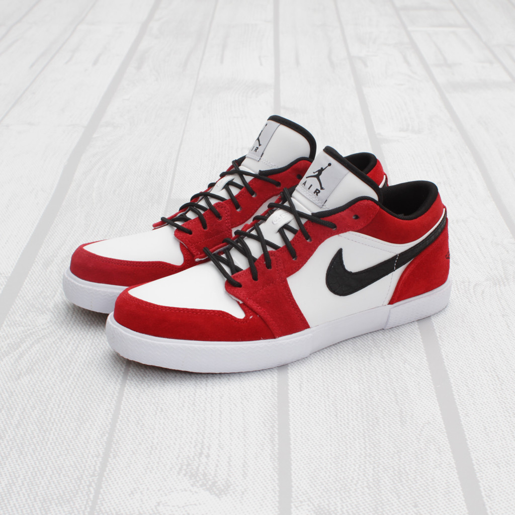 Air Jordan Retro V1 White Black Gym Red 4