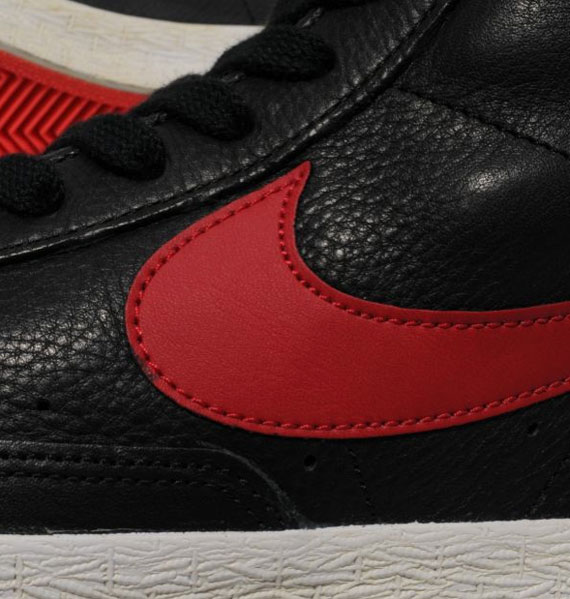 Nike Blazer Mid Prm Vntg Black Gym Red 4