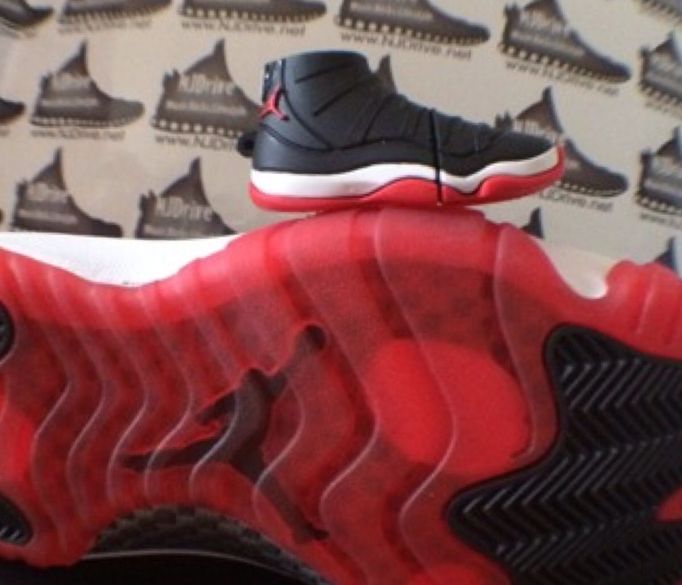 Air Jordan Xi Bred Usb Key Chain 02