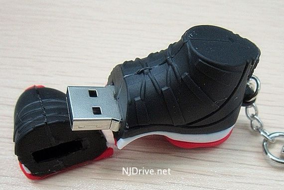 Air Jordan Xi Bred Usb Key Chain 03