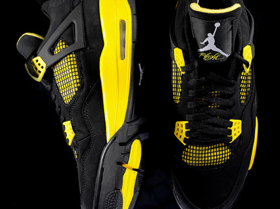 Air Jordan 4 "Thunder"